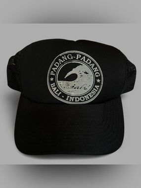 Vintage 00’s Padang Padang Beach Bali Indonesia Black & White Surf Trucker Hat